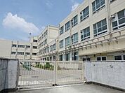 名古屋市立中小田井小学校校訓「あかるく・つよく・やさしく」を踏まえ、学校教育目標を「学ぶ喜びを実感できる活力ある学校」として教育活動に取り組んでいます。 1250m