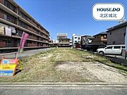 ●駐車場●2台駐車可能●周辺環境●スーパー、ドラッグストアまで徒歩約4分