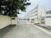【比良西小学校】＜学校教育目標＞人間性豊かな調和のとれたたくましい子どもの育成～よく考え仲よく正しくたくましく～ 20m