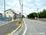 その他：幅員約15.9ｍの前面道路です。広々としていて、街並みが開放的で圧迫感がありません。