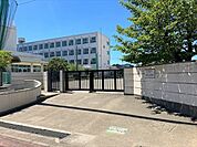 【名古屋市立川中小学校】「考える子・すなおな子・元気な子」を校訓に掲げています。 610m