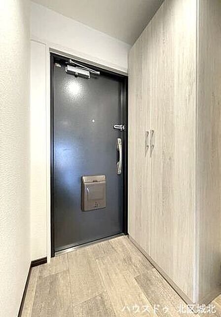 たっぷり収納できるシューズボックス完備。いつでもスッキリ片付く玄関スペースです。