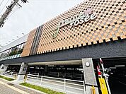 【フランテロゼ白壁】店内は綺麗で品揃えが充実しています。1円以上お買上げで1時間、五千円以上お買上げで2時間の駐車料金。 1080m