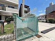ゴミ捨て場です。居住者専用のゴミ置場を完備。