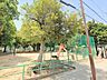 周辺：【貝田公園】住宅街に位置する公園。遊具は滑り台、ブランコに鉄棒、スプリング遊具や砂場があり楽しく遊べます。ベンチの設置もあります。 410m