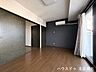 洋室：バルコニーに面しているので、晴れた日は明るく過ごしやすい空間です。※実際の写真をもとに家具等をCGで除去したものになります