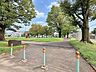 周辺：【境公園】住宅街にある公園。遊具はグローブジャングル、滑り台複合遊具、ブランコなどが設置されています。 430m