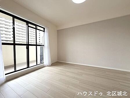 【LDK横洋室】自分専用の場所があるので、リビングダイニングに自分のものを置きっぱなしにすることもなくなります。
