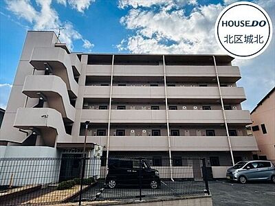 外観：名古屋市北区辻町にございます、ダイアパレス辻町です。5階建てマンションです。辻小学校まで徒歩約6分、上飯田駅まで徒歩約9分です。
