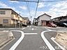 その他：【北側前面道路】幅員約4.3ｍ前面道路。普通車が1台通れる幅となります。大型車の通行が少ないので、振動や騒音が抑えられます。