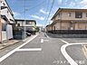その他：【東側前面道路】幅員約5.3ｍ前面道路。道幅が広すぎると交通量が増えてしまうのも心配ですので、これぐらいが理想的な道幅なのかもしれませんね。