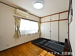 北名古屋市石橋角畑　洋室