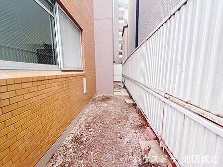 小さくても“ある”が嬉しい!1階のお庭スペース付きで、ちょっとしたガーデニングも◎