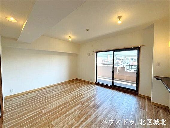 バルコニーへ直...