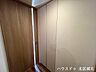 収納：あると嬉しい廊下収納は掃除用品を入れたり、各部屋に収まりきらないものを収納したりと重宝しますね♪