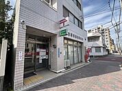 【名古屋景雲橋郵便局】各種手続きや発送に便利な地域の郵便局。近くにあると安心して利用できます。営業時間9:00〜17:00、土日定休です。 510m