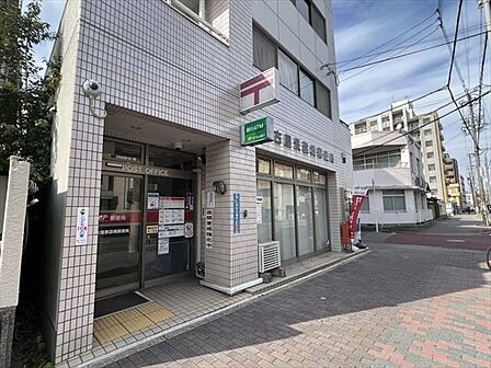 【名古屋景雲橋郵便局】各種手続きや発送に便利な地域の郵便局。近くにあると安心して利用できます。営業時間9:00〜17:00、土日定休です。 510m