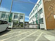 【名古屋市立山田東中学校】 【山田東中学校】名古屋市の北部を流れる庄内川と新川との間にあり、合唱が盛んな中学校です。部活動も盛んで県大会に出場する部もあります。 850m