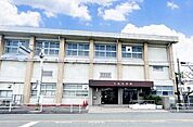 浄心中学校【教育目標】・個人の充実・適性の伸長・社会性の啓培【校訓】・健康で明るく・勤勉で楽しく・聡明で正しく【生徒心得】・礼儀・環境美化・学習 740m