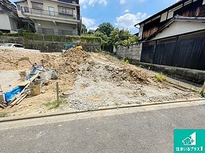 外観：周辺は落ち着いた街並みの住宅地！子育てがしやすい住環境です！まだ未完成ですが、現地でしかわからない事もございます。是非一度ご覧ください。