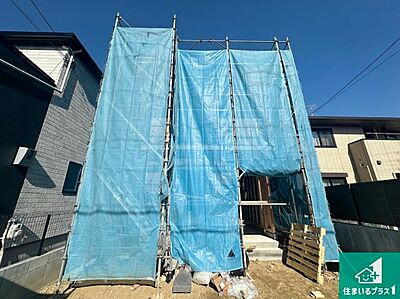 外観：周辺は落ち着いた街並みの住宅地！子育てがしやすい住環境です！まだ未完成ですが、現地でしかわからない事もございます。是非一度ご覧ください。