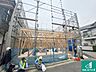 外観：周辺は落ち着いた街並みの住宅地！子育てがしやすい住環境です！まだ未完成ですが、現地でしかわからない事もございます。是非一度ご覧ください。