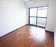 お部屋の別の角度からの写真です。