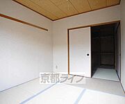寝るだけでは勿体ない、素足でくつろげる畳のお部屋です。