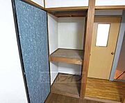 2階洋室の収納は部屋側、廊下側から空けられます