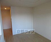 明るい洋室です