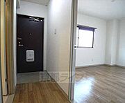 玄関とお部屋です。