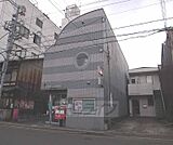京都西洞院綾小路郵便局まで49m 向かいには公園がございます。