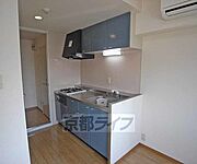 しっかりしたシステムキッチン。