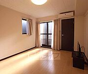 広く明るい洋室です。