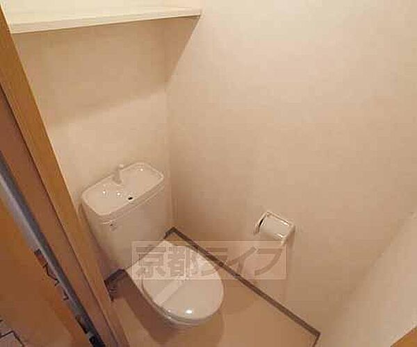 画像8:清潔感のある洋式トイレ