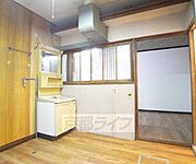 この洋室からお風呂、トイレへ行く事が出来ます。