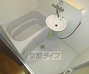 清潔感あるバスルームです