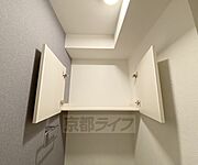 トイレの収納です。消耗品など置き場に困りません。