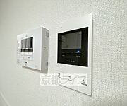 モニターで来客確認できるので安心です。