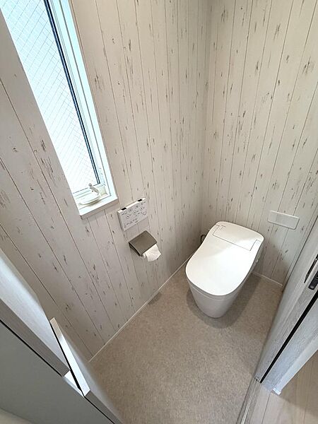 トイレを拡大表示