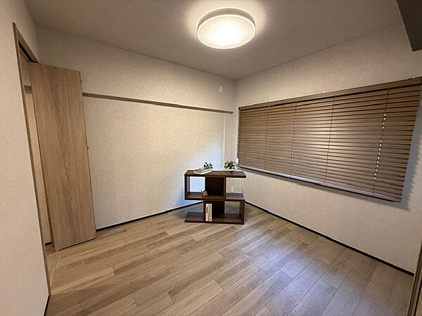 洋室を拡大表示