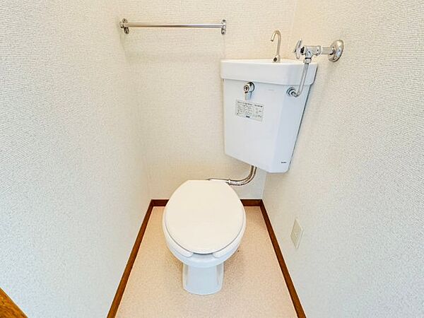画像17:コンパクトで使いやすいトイレです