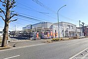 カワチ薬品中川店 徒歩6分。 410m