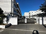 上尾市立上尾中学校 徒歩16分。 1230m