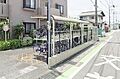 駐輪場は屋根付...