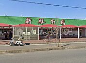 ヤオヒロ小泉店 徒歩14分。 1100m