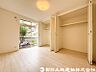 室内：【洋室】シンプルで使いやすい洋室は、主寝室や子ども部屋、書斎などライフスタイルに合わせて多彩に活用いただけます。