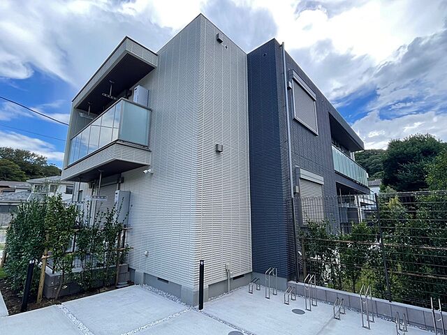 4 / 22
