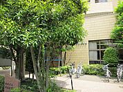 板橋区立東板橋図書館 677m