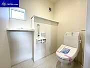 ２階のトイレは、混みあいがちな朝やふいに目が覚めた夜に重宝します♪